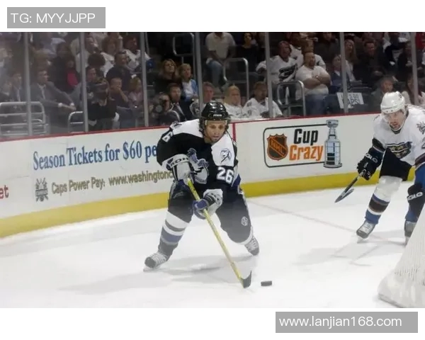 足球巨星的成长之路与背景故事全解析