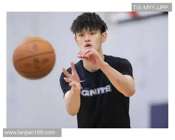 曾凡博崭露头角引发热议球场表现与未来发展备受关注